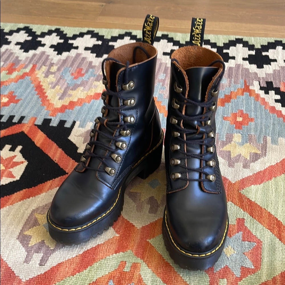 Dr Martens Leona Boot Size 7